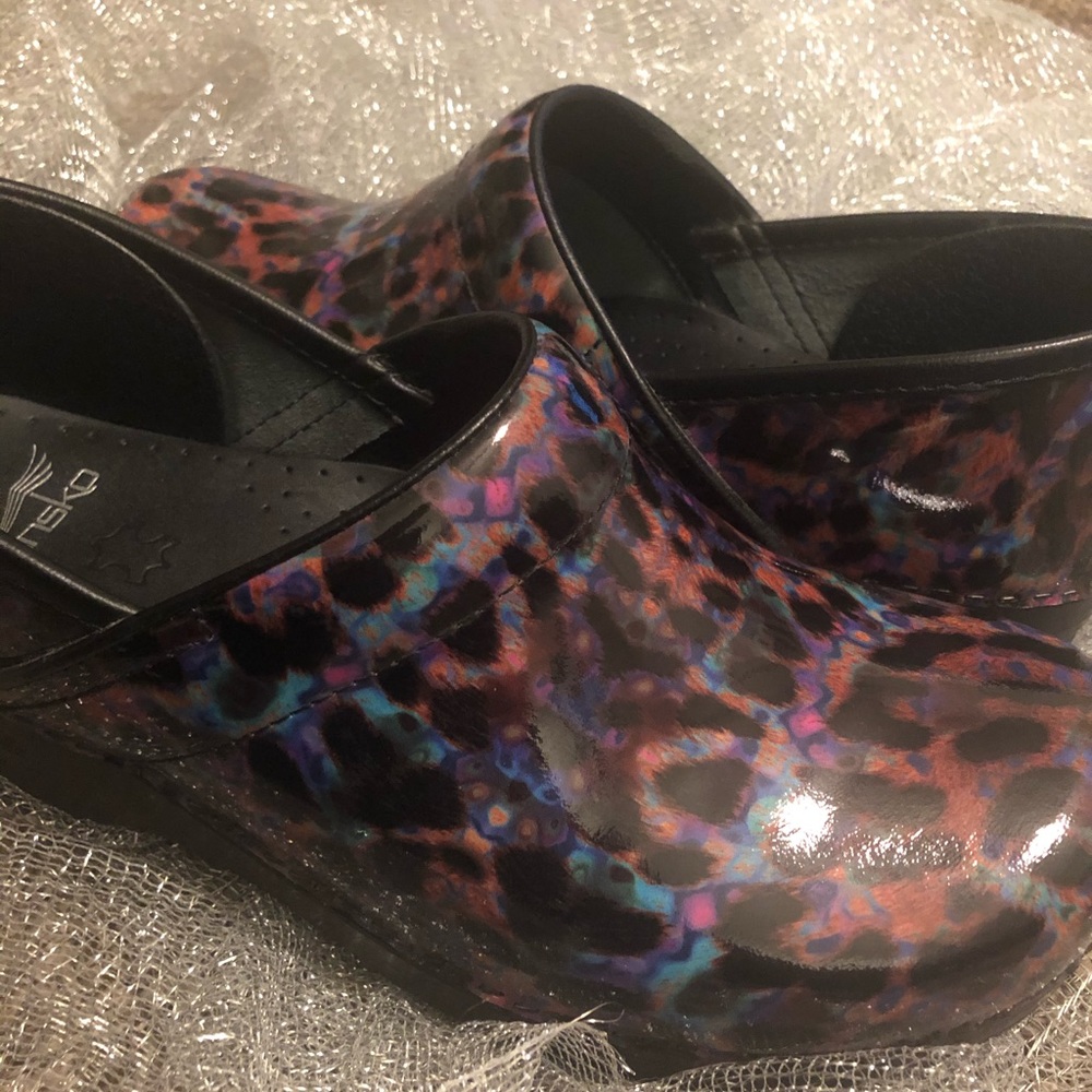 ✨Dansko Women’s Clogs, Rainbow leopard print